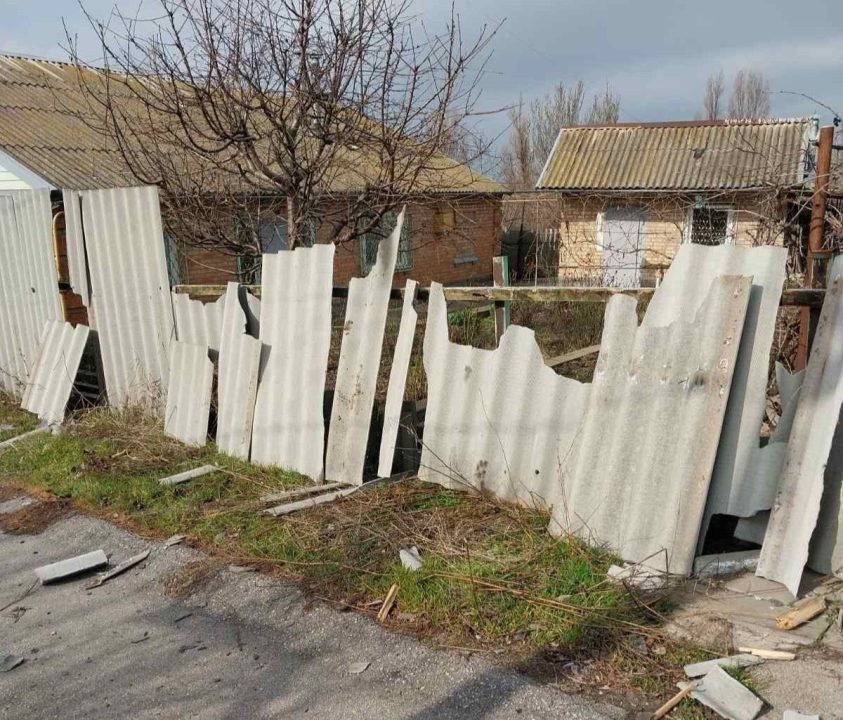 Постраждала людина, пошкоджені будинки: ворог протягом дня 10 разів атакував Нікополь