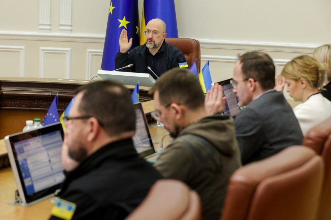 С 1 апреля вырастет минимальная зарплата: сколько будут получать украинцы - рис. 1
