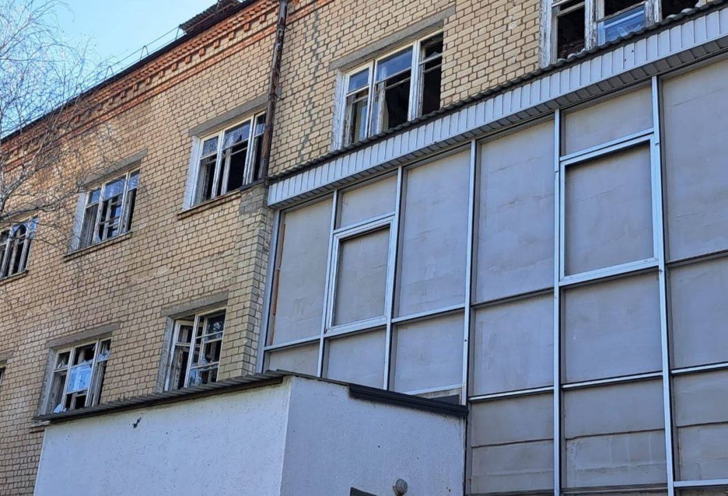 Окупанти 18 разів атакували Нікопольщину дронами та артилерією: є масштабні руйнування - рис. 2