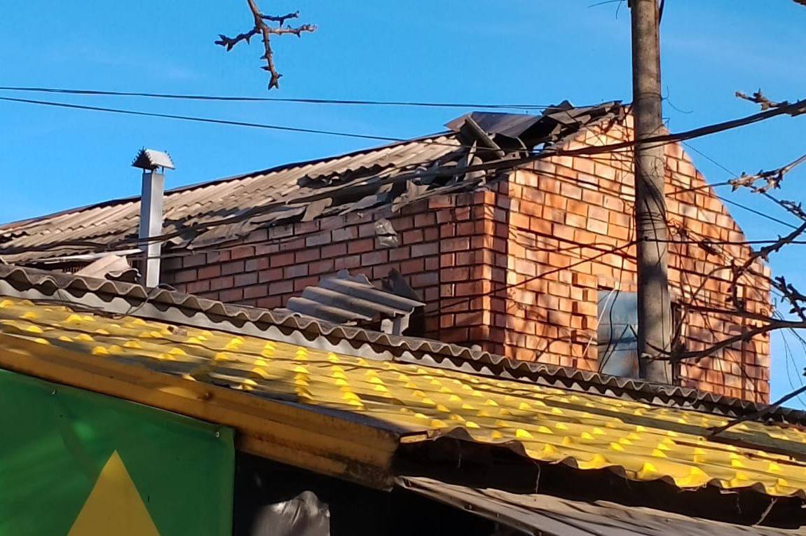 Окупанти 18 разів атакували Нікопольщину дронами та артилерією: є масштабні руйнування - рис. 3