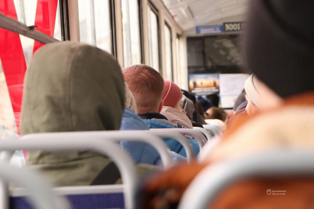 Бесплатный проезд в электротранспорте и скидка в 25% в автобусах Днепра: преимущества ученического билета - рис. 6