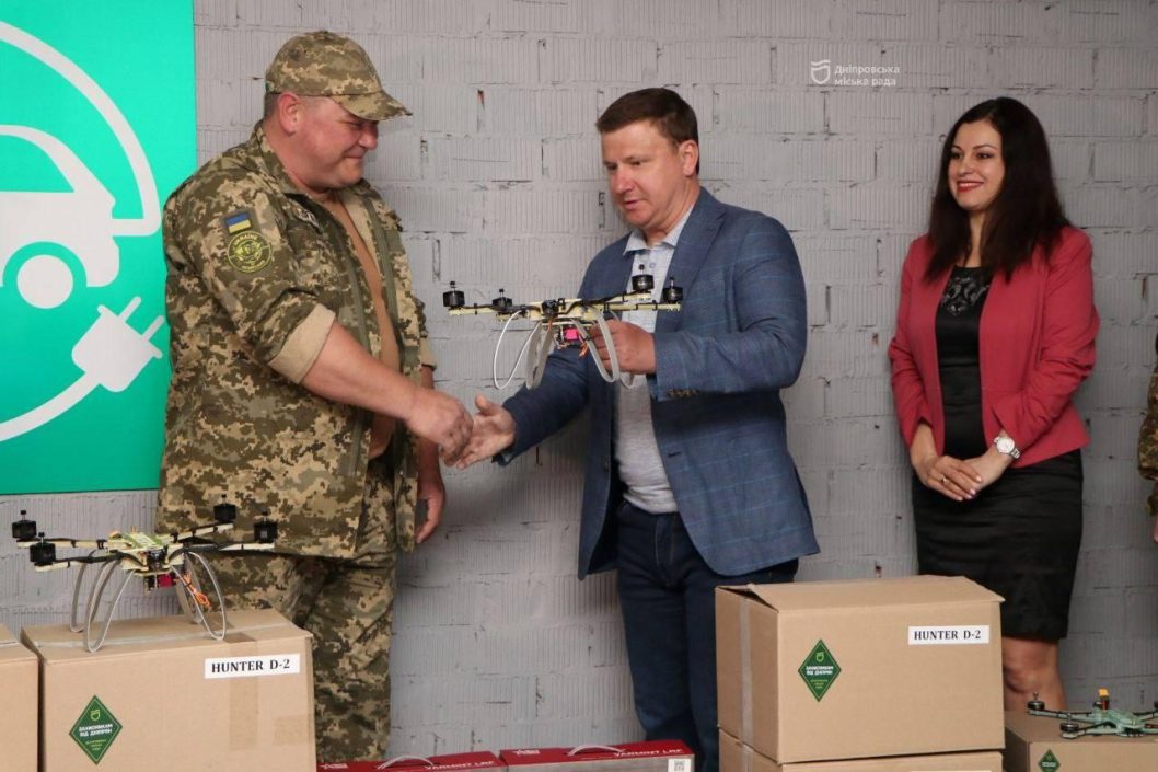 FPV-дрони, тепловізійні приціли, засоби безперебійного звʼязку: чергова партія допомоги захисникам від дніпрян - рис. 2