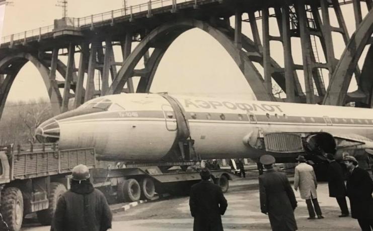 У парку Глоби в Дніпрі понад 40 років стояв пасажирський літак Ту-104