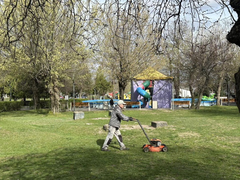 Ремонт в укритті та ландшафтні роботи: у парку Дніпра готуються до відкриття літнього сезону