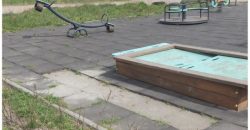 В Днепре неизвестные вандалы украли часть покрытия на детской площадке - рис. 14
