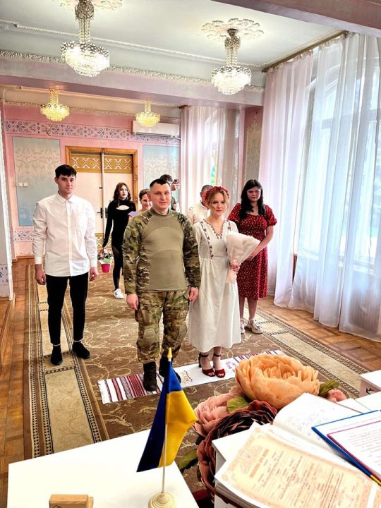 Вплинула дзеркальна дата: на Дніпропетровщині в одному РАЦСІ за день уклали 9 шлюбів