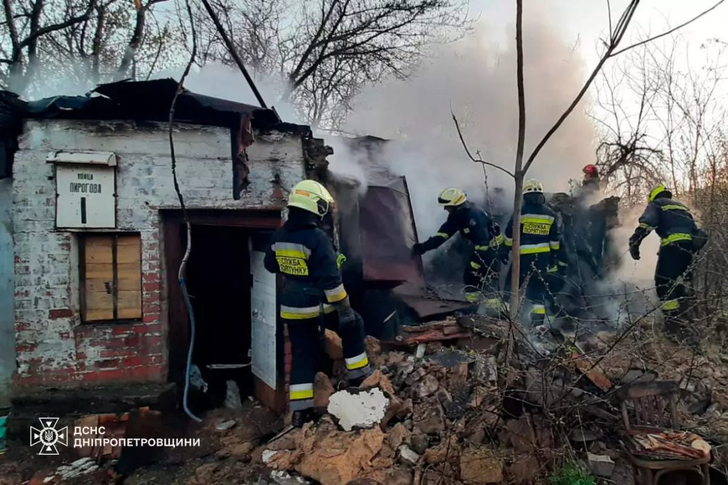 У Дніпрі вщент згорів приватний будинок на вулиці Пирогова - рис. 3