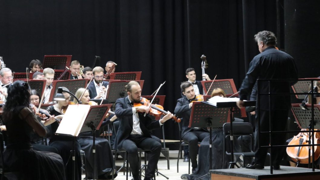 Симфонічний концерт, вистави, квести: куди піти мешканцям Дніпра 12-13 квітня