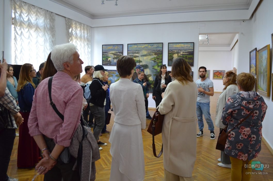 У Дніпрі до 110-річчя художнього музею створили унікальну світлову інсталяцію «Душа»