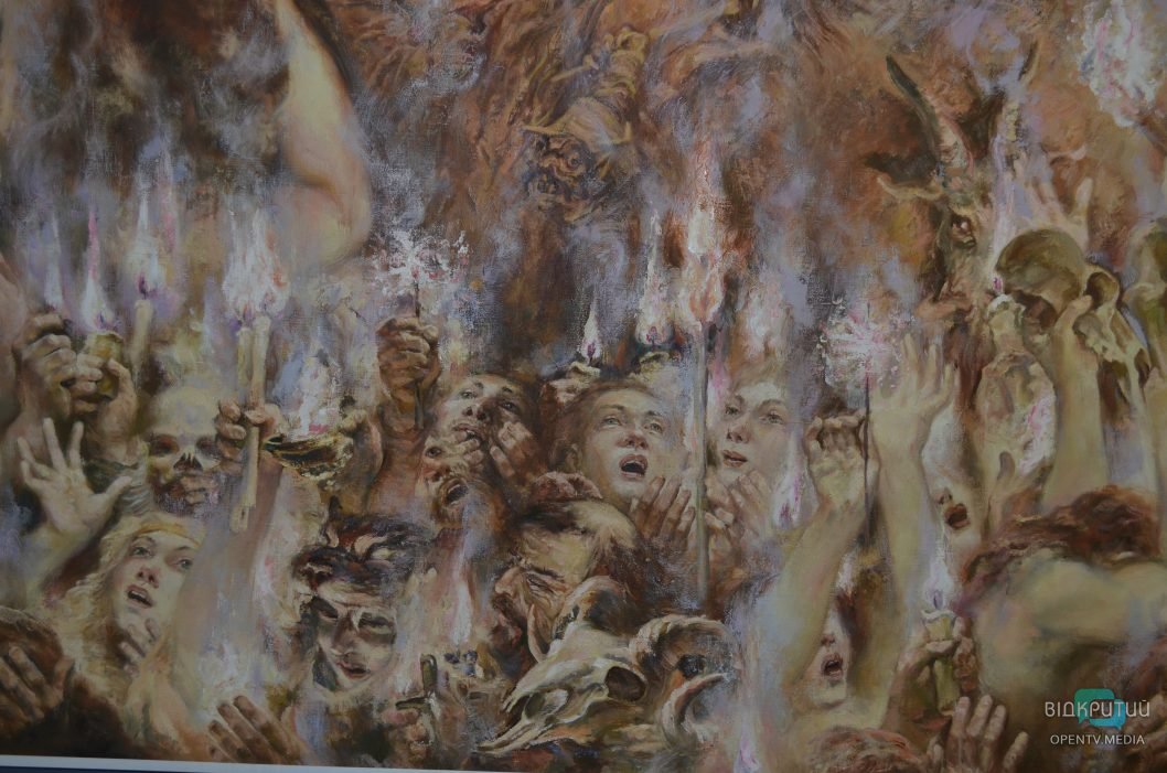 В Днепре к 110-летию художественного музея создали уникальную световую инсталляцию «Душа» - рис. 2