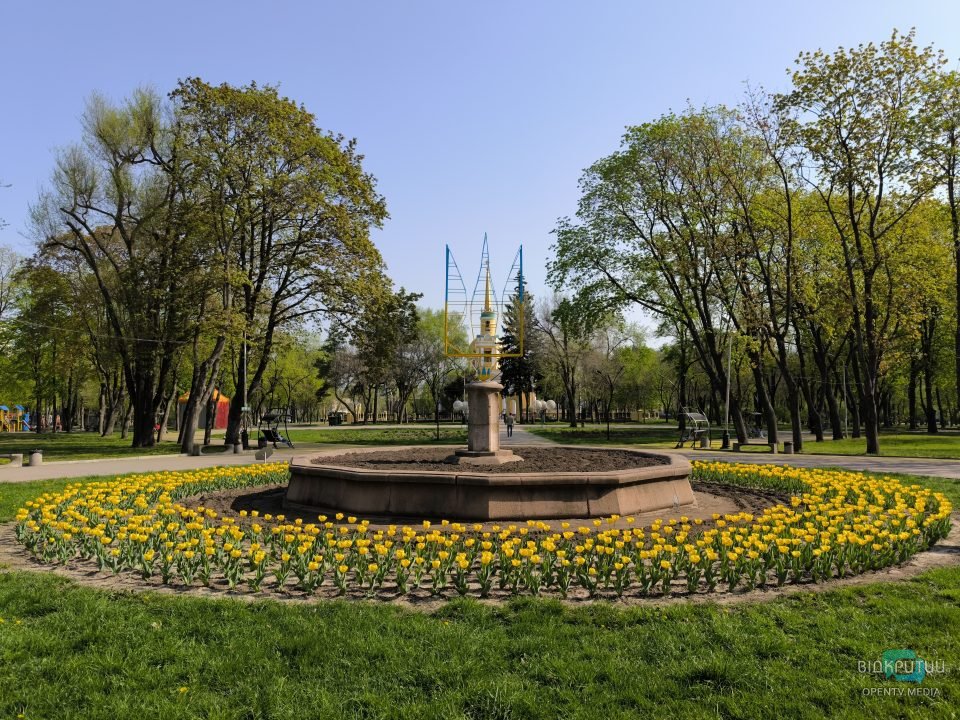 У Дніпрі поблизу Історичного музею встановили символ української державності
