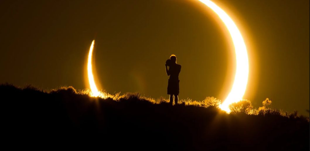 Повне сонячне затемнення: деталі