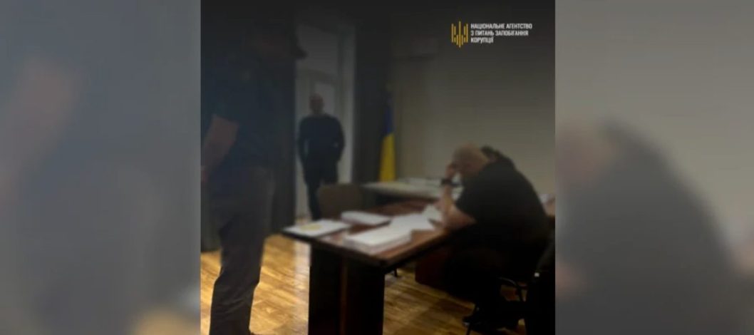 Земля, будинок і Porsche: у заступника начальника поліції Дніпропетровщини знайшли активів на 14 млн грн