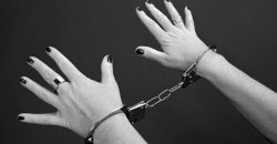 На Дніпропетровщині затримали жінку, яка виготовляла порнографію за участю неповнолітнього сина