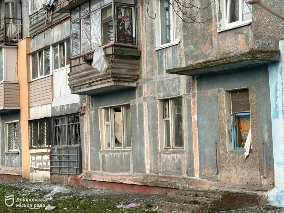 Близько 800 вікон вибито у 14 будинках внаслідок чергового ракетного удару по Дніпру - рис. 5