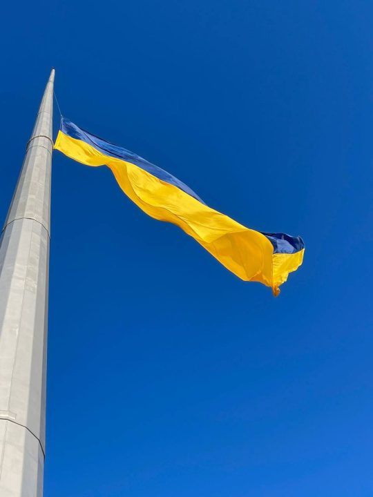 У Дніпрі замінили прапор на флагштоку біля історичного музею - рис. 2