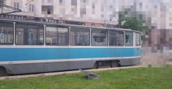 Взрывной волной выбило окна: в результате утренней атаки по Днепру поврежден трамвай - рис. 6