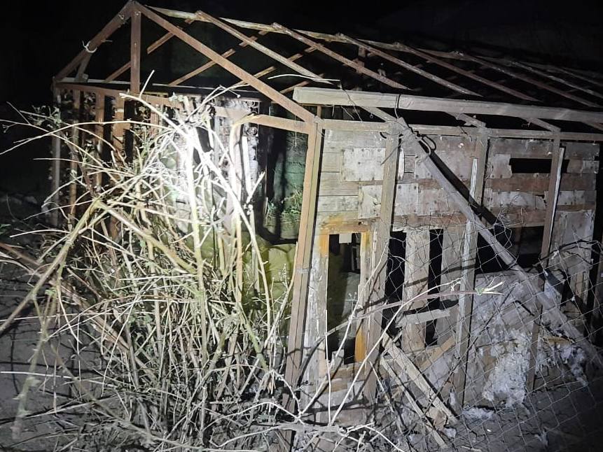 Окупанти спрямували дрони та артилерію на громади Нікопольщини: пошкоджено житлові будинки - рис. 1
