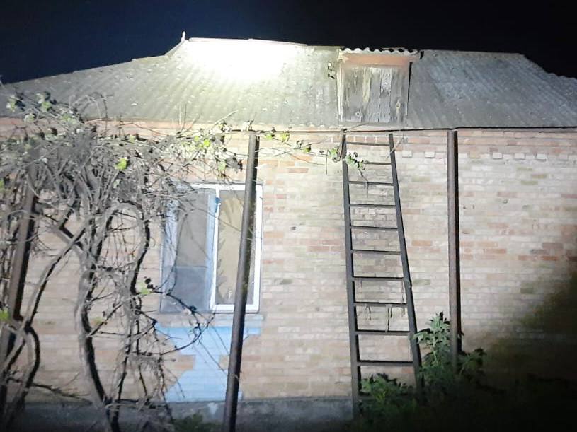Окупанти спрямували дрони та артилерію на громади Нікопольщини: пошкоджено житлові будинки - рис. 3