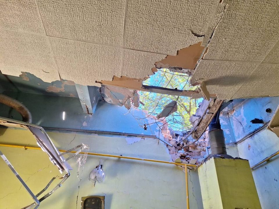 Внаслідок атак окупантів на Нікопольський район постраждала жінка - рис. 1