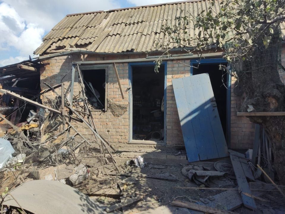 Пострадали две женщины: российские оккупанты целый день атаковали Никопольщину - рис. 2