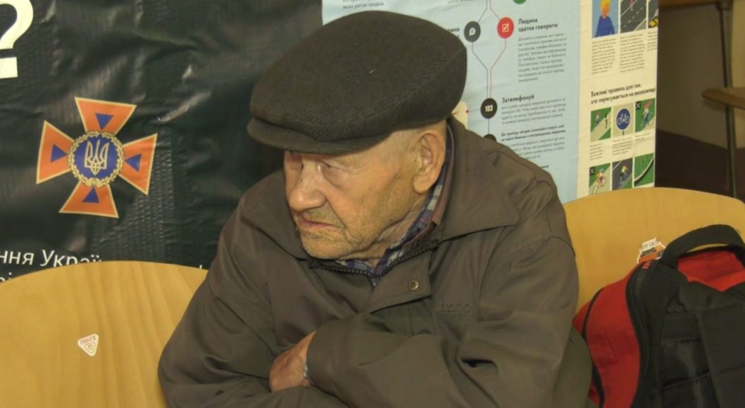 88-річний дідусь вночі пішки вибирався з окупації, щоб не отримувати паспорт Росії