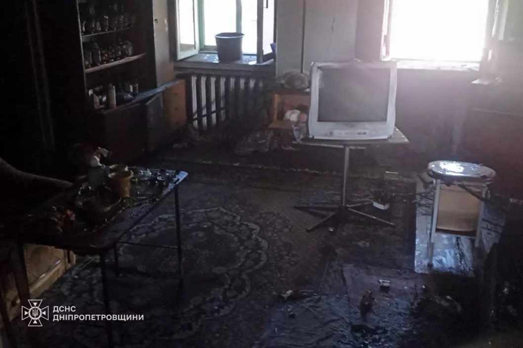 На Днепропетровщине мужчина заживо сгорел в собственном доме - рис. 1