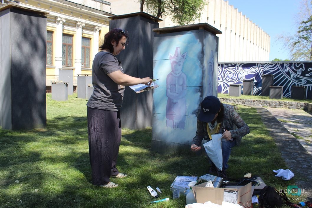 У Дніпрі біля історичного музею з'явилася шаманка Тхалісі 