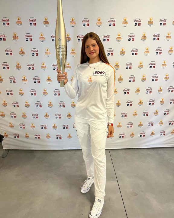 Спортсменка з Дніпропетровщини пронесла факел з олімпійським вогнем у Франції
