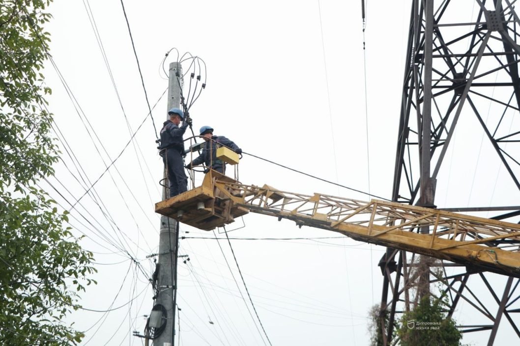 Меньше нагружают энергосистему: в Днепре продолжают устанавливать светодиодные светильники - рис. 4