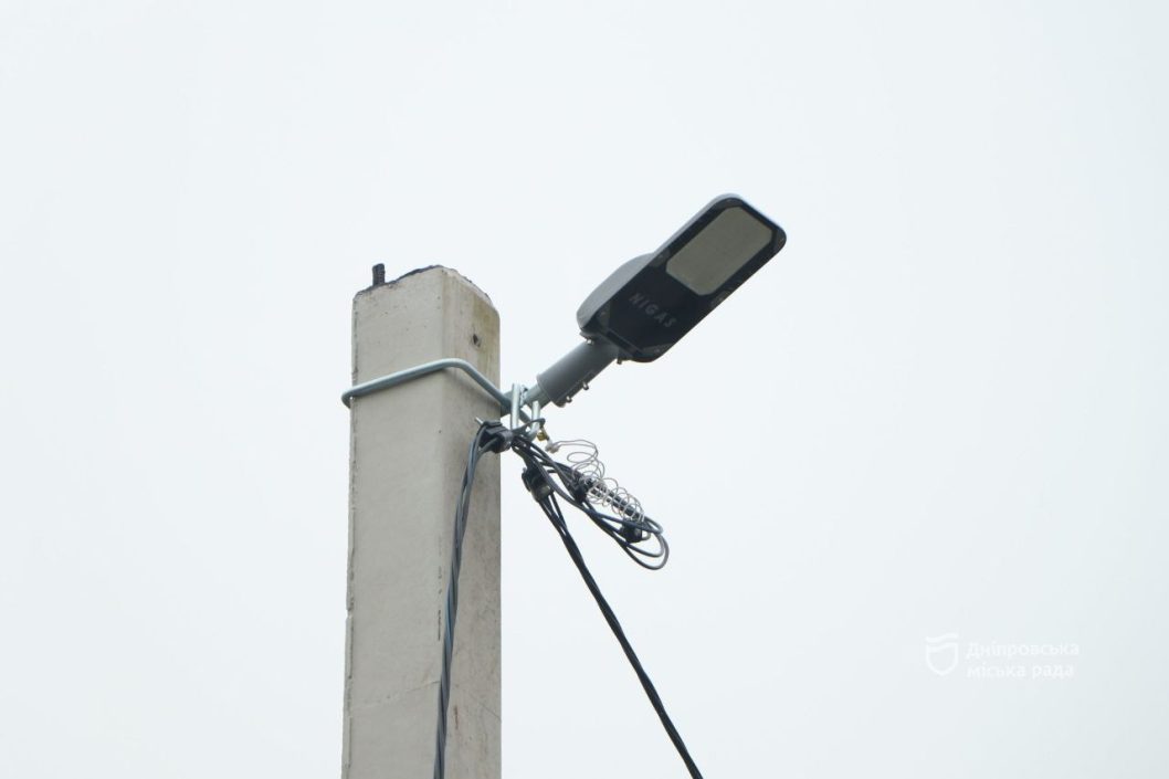 Меньше нагружают энергосистему: в Днепре продолжают устанавливать светодиодные светильники - рис. 3