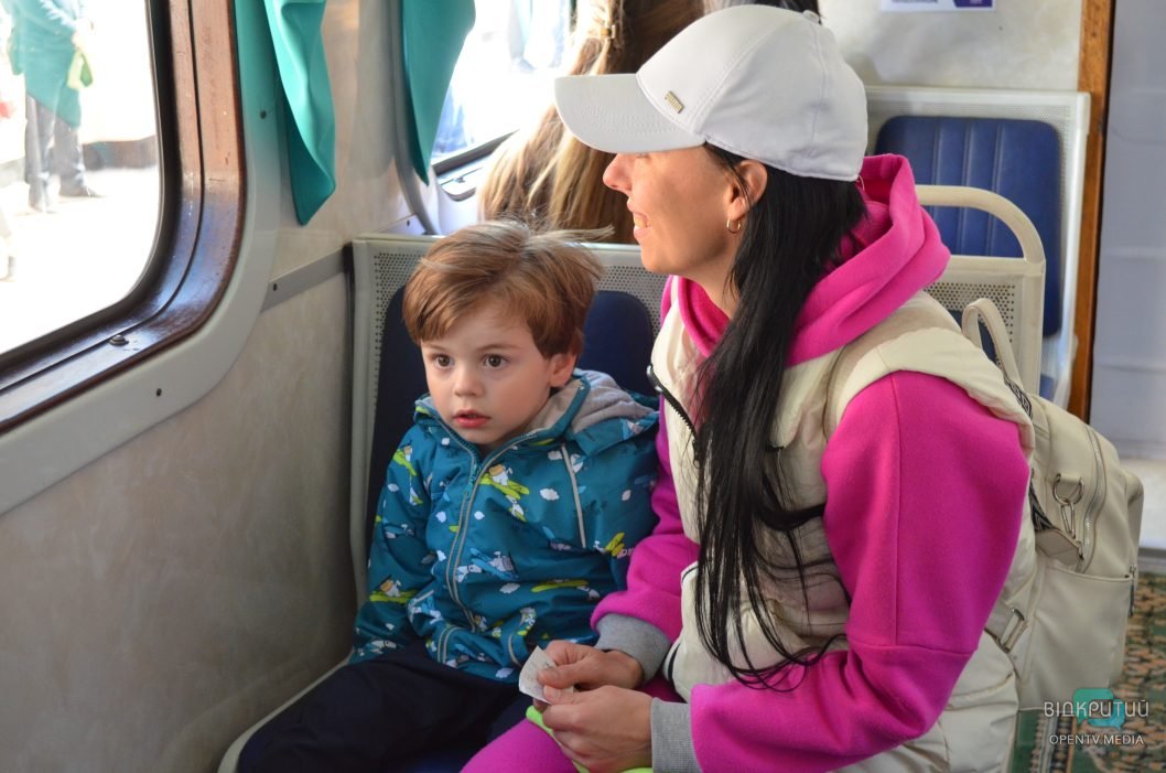 У Дніпрі відновила роботу дитяча залізниця в парку Глоби