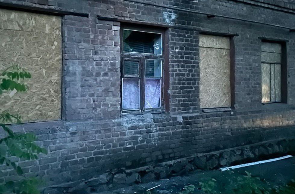Пошкоджений будинок, агрофірма і мікроавтобус: наслідки нічних обстрілів Дніпропетровщини - рис. 2