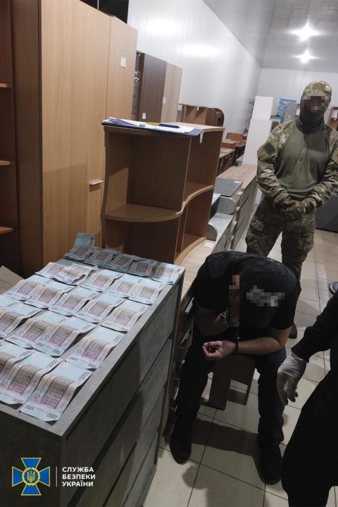 На Дніпропетровщині затримали кримінального авторитета, який «вибивав» з працівника КП неіснуючий борг - рис. 2