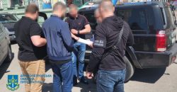 На Дніпропетровщині поліцейський щомісяця вимагав данину у підприємця - рис. 8