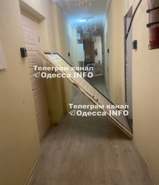 Трое погибших и пострадавшие: оккупанты попали баллистическими ракетами по дому в Одессе - рис. 1