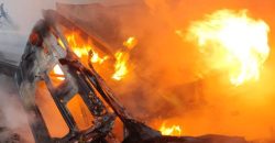 Пошкоджена адмінбудівля, згоріло авто: росіяни атакували Нікополь дронами-камікадзе - рис. 2