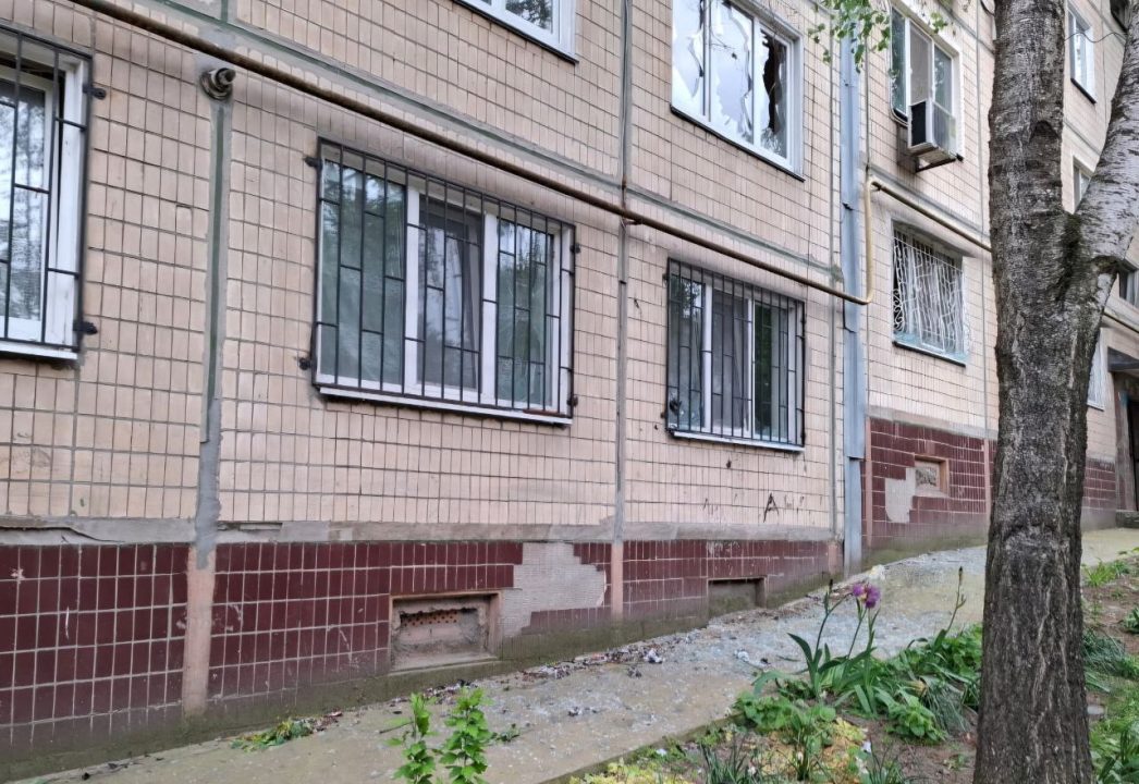 Пошкоджені пʼятиповерхівка, приватні будинки та агрофірма: ворог продовжує терор Нікопольщини - рис. 4