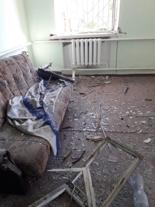 Повреждены транспорт, дома и магазин: агрессор продолжает терроризировать Днепропетровщину - рис. 1