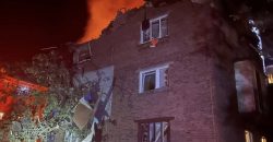 4 загиблих і щонайменше 25 постраждалих: окупанти поцілили у багатоповерхівку в Харкові - рис. 1