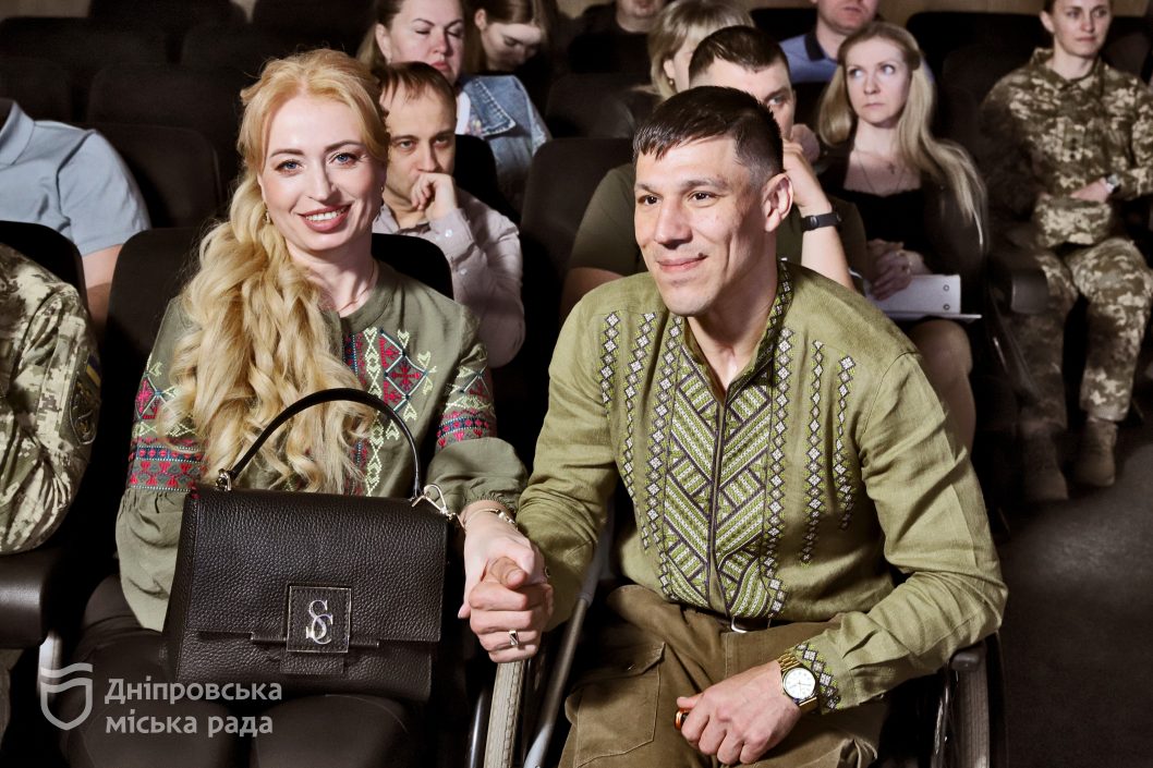 У Дніпрі 63 військовим, лікарям та рятувальникам вручили ключі від нового житла - рис. 4