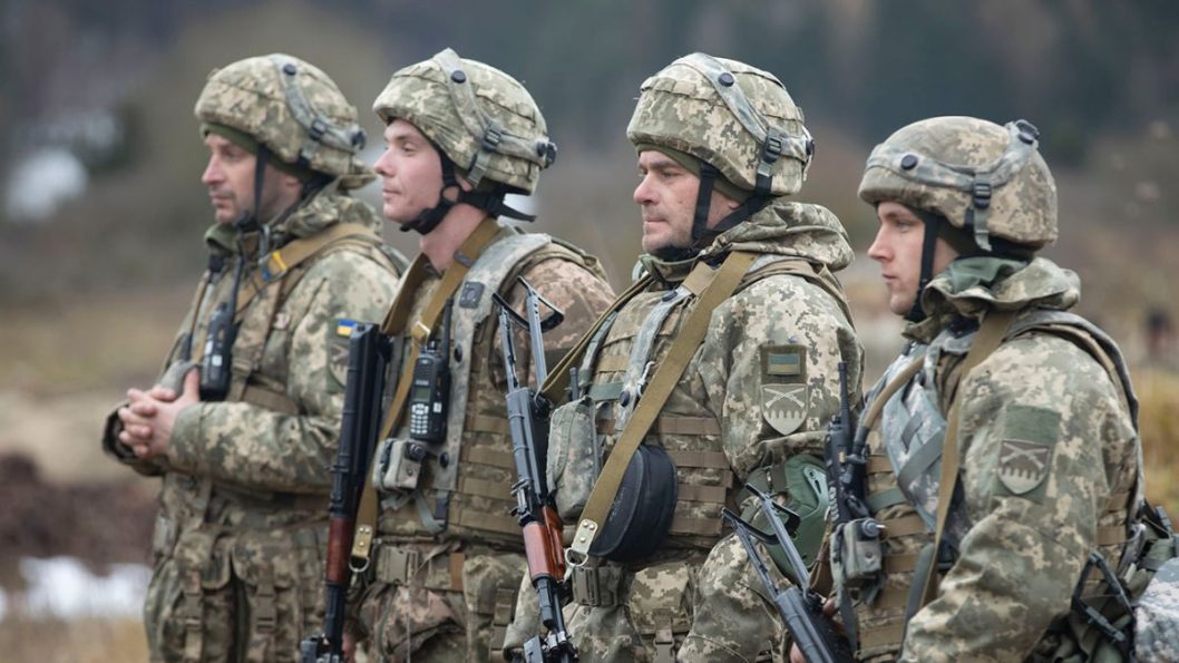 В Україні продовжили воєнний стан і мобілізацію