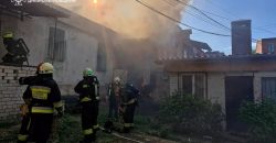 Надзвичайники Дніпра врятували 2 людей із палаючого будинку