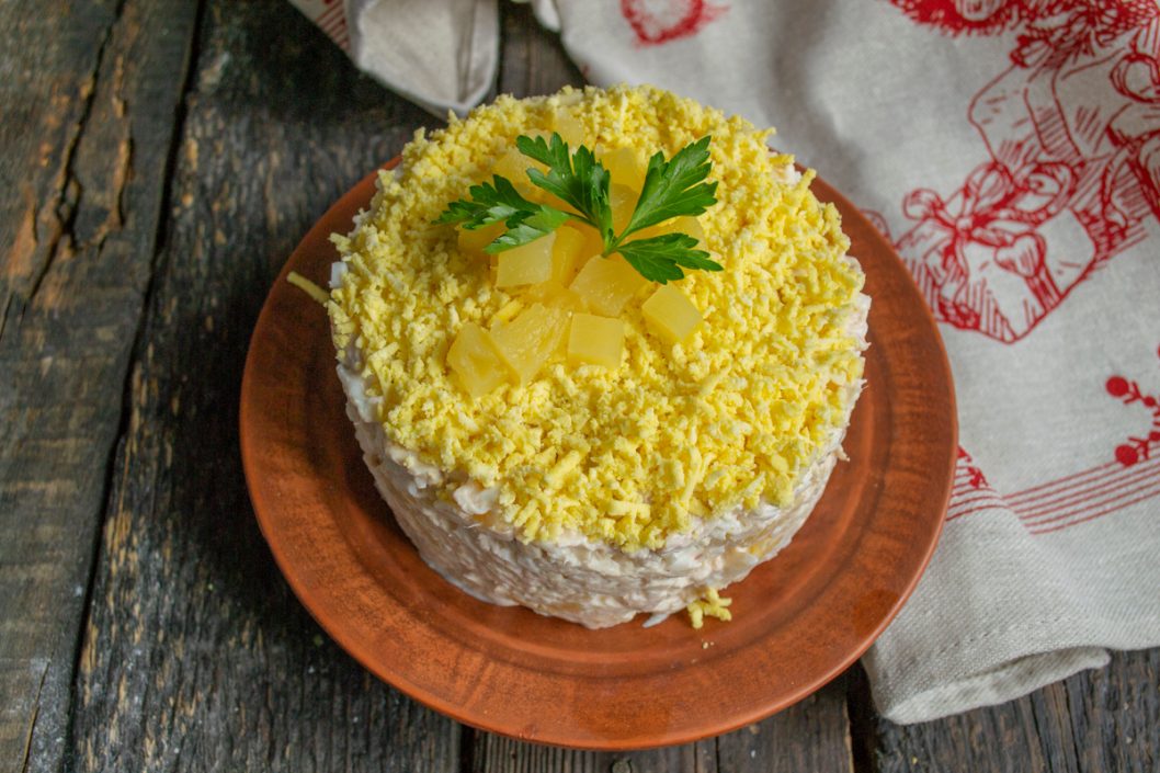 3 салати з ананасами та куркою плюс нові додаткові інгредієнти