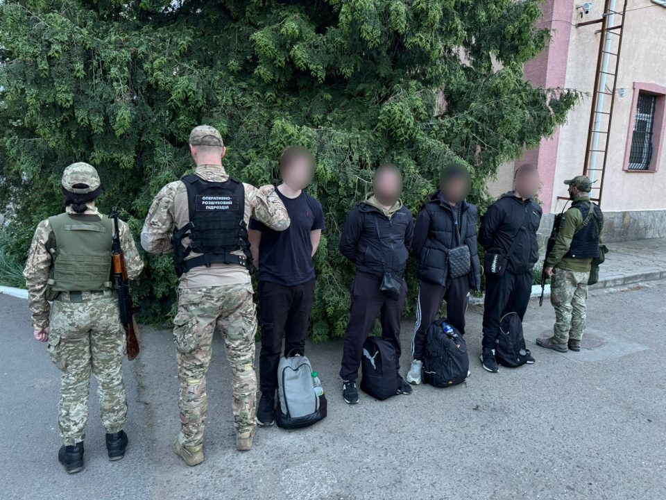 Жители Днепропетровщины призывного возраста пытались бежать в Румынию - рис. 1