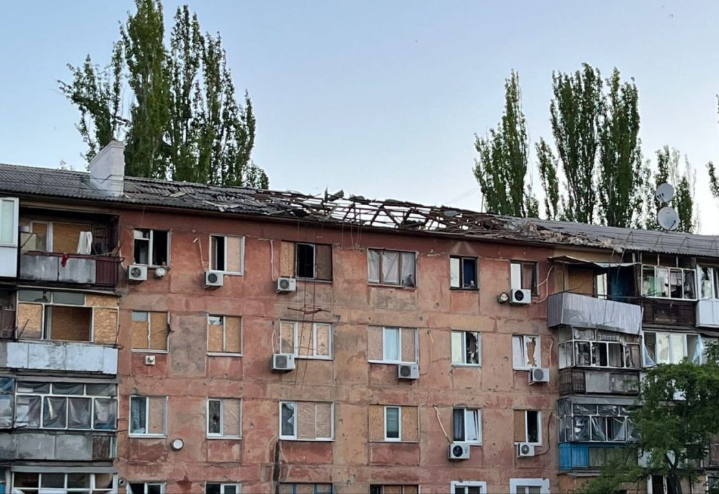 Окупанти тричі обстріляли Нікопольщину: постраждала 82-річна жінка - рис. 3
