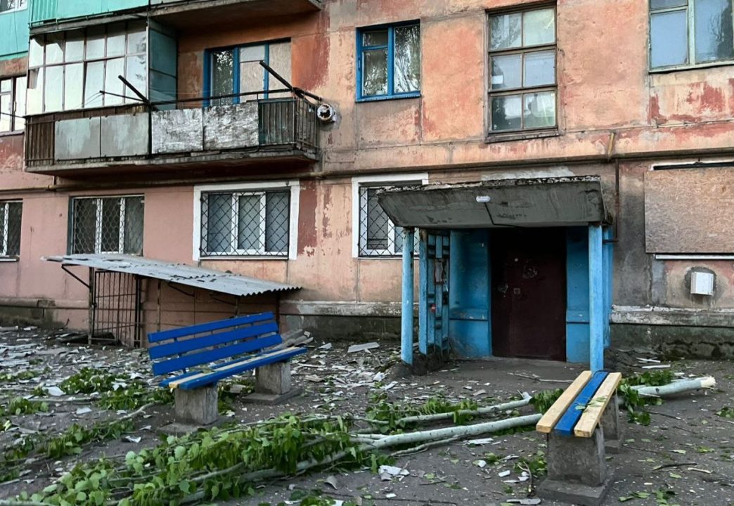 Окупанти тричі обстріляли Нікопольщину: постраждала 82-річна жінка - рис. 5