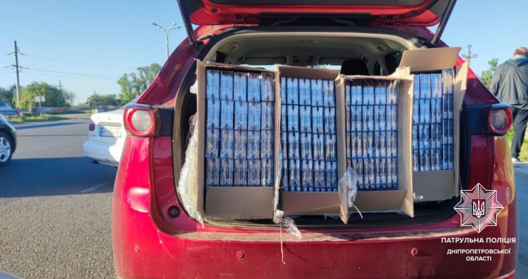 В Днепре водительница перевозила крупную партию безакцизных сигарет - рис. 1
