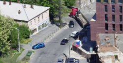 У середмісті Дніпра вантажівка зіткнулася з легковиком: рух транспорту заблоковано - рис. 10