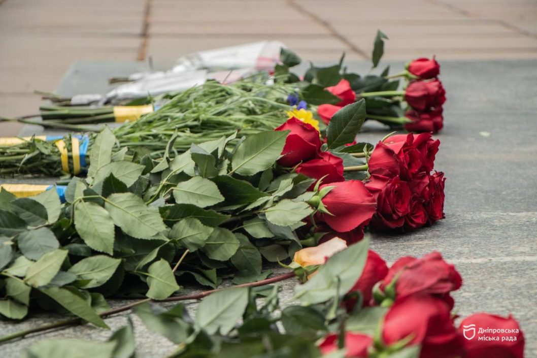 У Дніпрі вшанували полеглих в День пам’яті та перемоги над нацизмом у Другій світовій війні